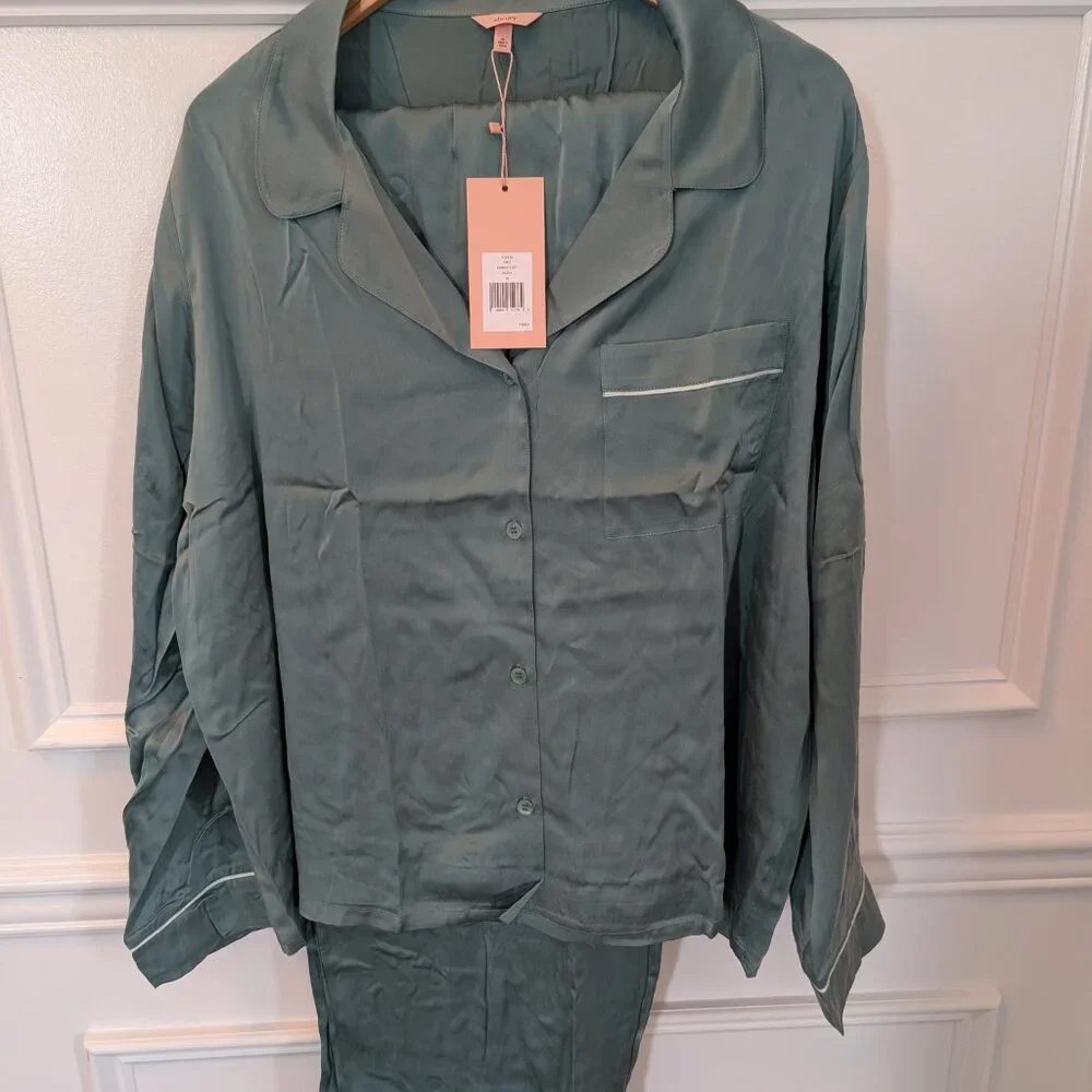 Inez Washable Silk Long PJ Set | NWT - Picture 2 of 4